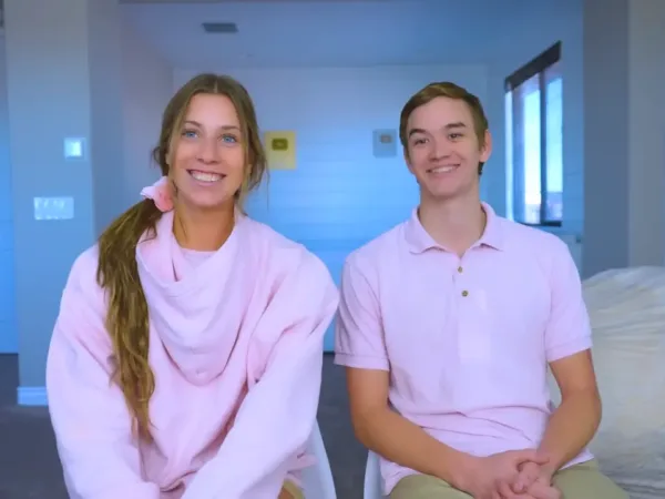 Pink Shirt Couple Deleted Video Broke up
