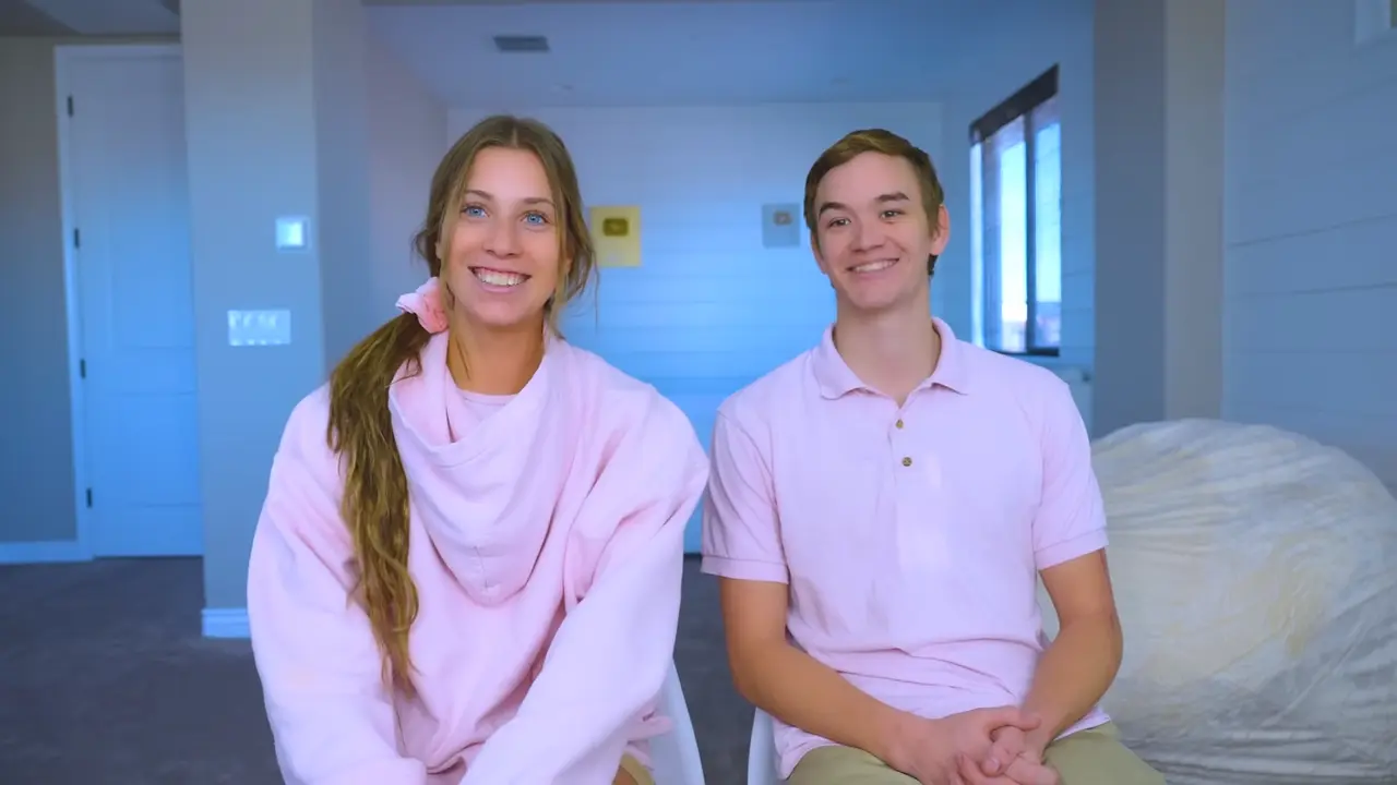 Pink Shirt Couple Deleted Video Broke up